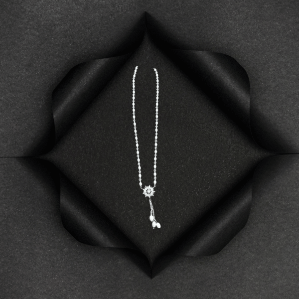 PearlTwist Elegant Chain - Image 2