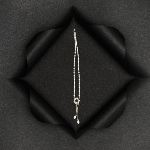 PearlTwist Elegant Chain