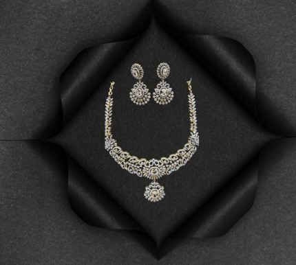 Regal Emerald Diamond Necklace Set